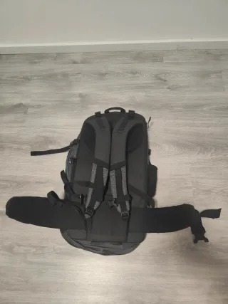 Mochila Forclaz Travel 500 40L Negra