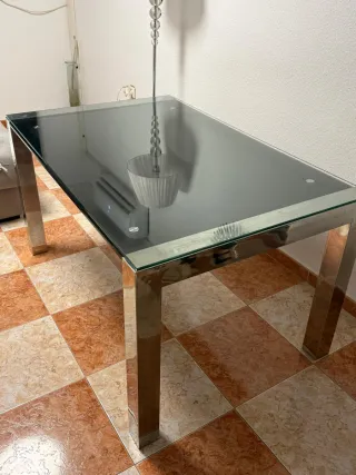 Mesa comedor cristal y metal