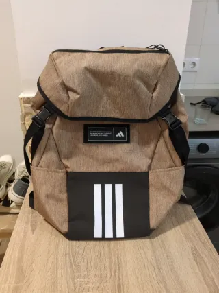 Mochila Adidas Marrón y Negra