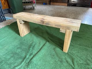 Bancos de madera rústico