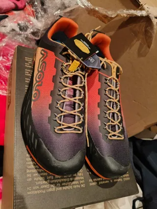 Zapatillas Asolo Naranja negro y Morado