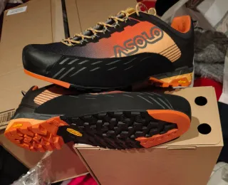 Zapatillas Asolo Naranja negro y Morado