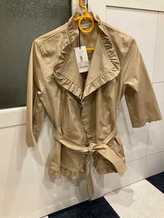 Chaqueta beige talla 38 con etiqueta