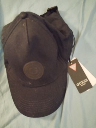 Gorra Guess