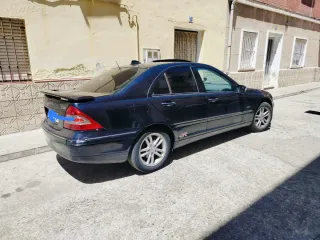 mercedes Benz  220 diésel  2003