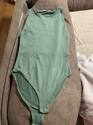 Body verde Stradivarius