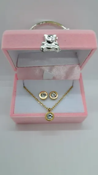 Conjunto Collar y Pendientes Circon Dorados