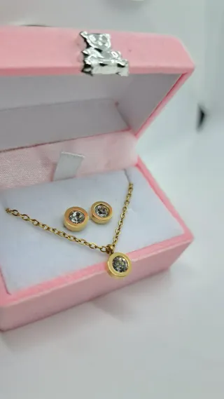 Conjunto Collar y Pendientes Circon Dorados