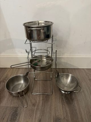 Cocina de madera Ikea (35€) + accesorios (18€)