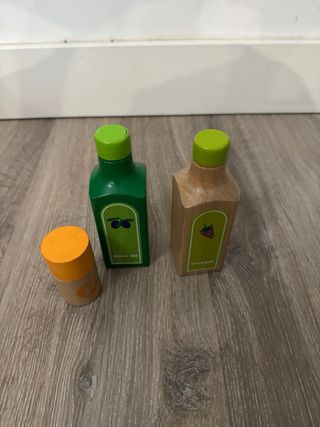 Cocina de madera Ikea (35€) + accesorios (18€)