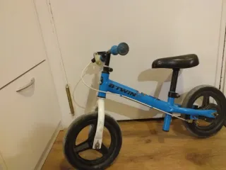 Bicicleta de equilibrio Btwin azul