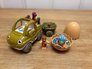 Coche, remolque y figuras Jurassic Jimmy