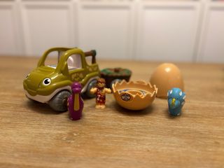 Coche, remolque y figuras Jurassic Jimmy