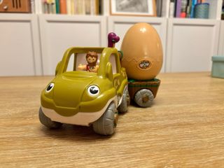 Coche, remolque y figuras Jurassic Jimmy