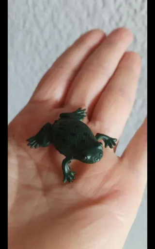 Ranita de goma verde NUEVO