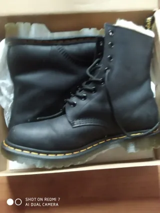 Botas Dr. Martens 1460 Serena Forro Sintético