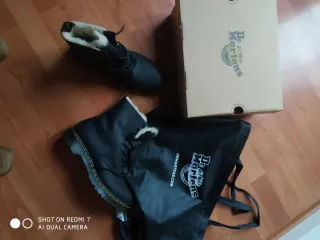 Botas Dr. Martens 1460 Serena Forro Sintético