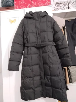 Abrigo acolchado largo negro