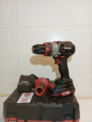 Taladro atornillador percutor Parkside completo