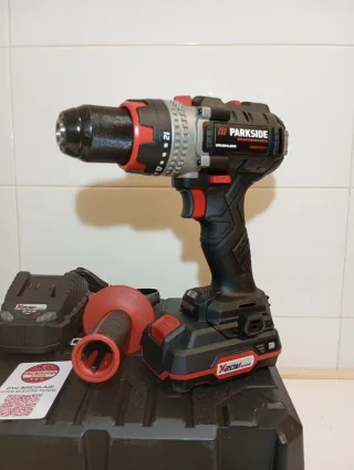 Taladro atornillador percutor Parkside completo