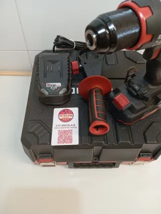 Taladro atornillador percutor Parkside completo