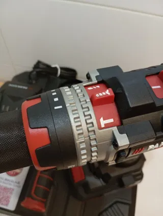 Taladro atornillador percutor Parkside completo