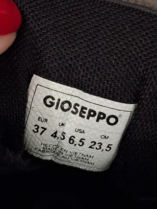 Zapatillas negras y plateadas con pedrería