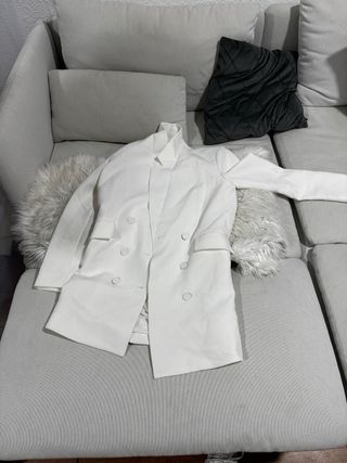 Consegna di abbigliamento nuovo di varie marche