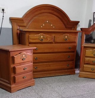 Conjunto dormitorio estilo clásico