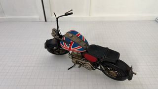 Moto Clásica de Chapa Decorativa