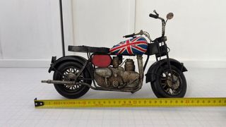 Moto Clásica de Chapa Decorativa