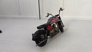 Moto Clásica de Chapa Decorativa