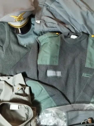 Set Abiti Forestali Grigio Verde