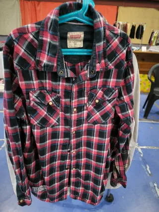 Camisa Levi's cuadros roja y marino