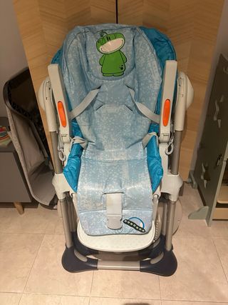 Trona Chicco azul con funda de dinosaurio