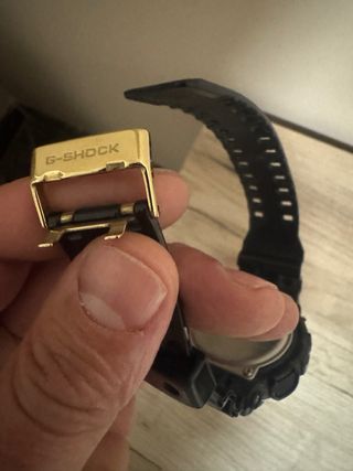 Reloj Casio G-Shock Negro y Dorado