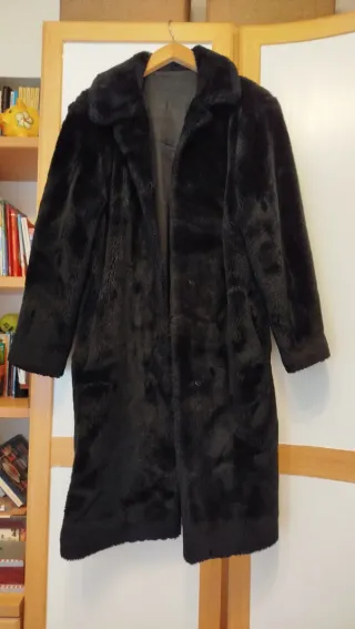 Abrigo Pelo Sintético Negro