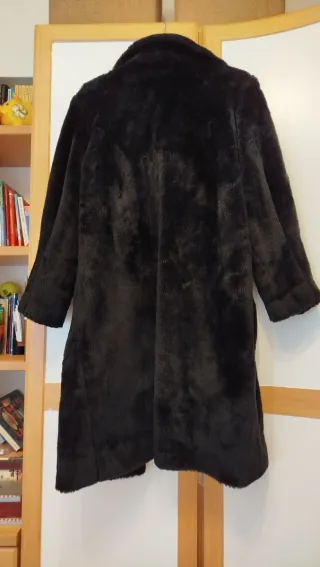 Abrigo Pelo Sintético Negro