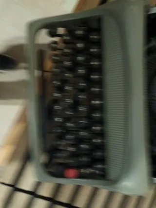 Máquina de escribir Hispano Olivetti