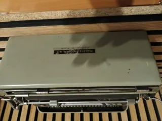 Máquina de escribir Hispano Olivetti