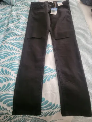Pantalón vaquero negro Pull&Bear talla 42