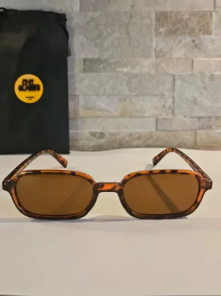 Occhiali da sole effetto tartarugato