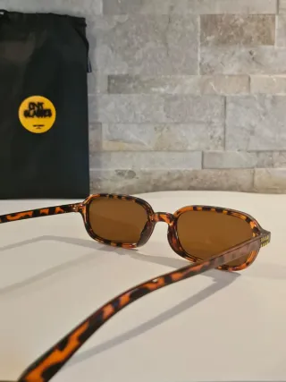 Occhiali da sole effetto tartarugato