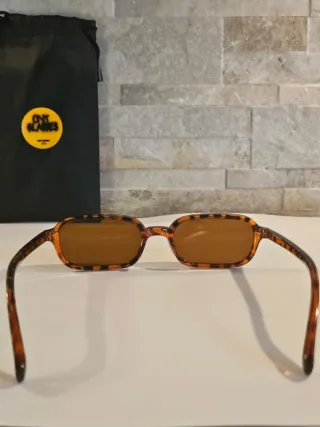 Occhiali da sole effetto tartarugato