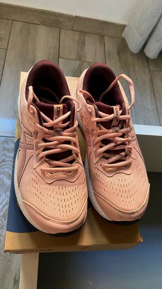 Zapatillas Asics rosas talla 39