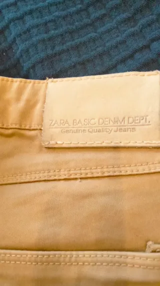 Pantalón chino beige
