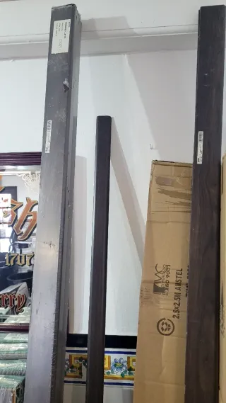 Tarima flotante color bengue + rodapié