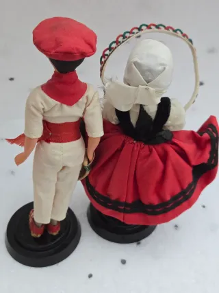 Bambole regionali basche vintage