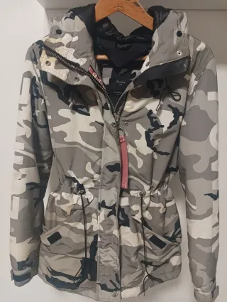 Chaqueta Camuflaje Gris y Blanca