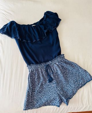 Conjunto Top Hombros Descubiertos y Shorts